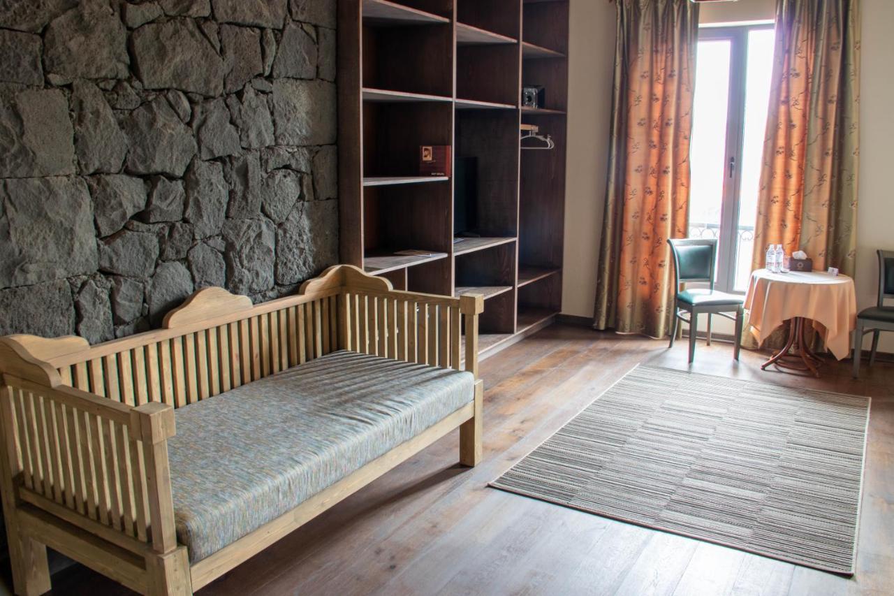 Apricot Hotel Yerevan Exterior photo